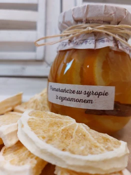 Pomarańcze w syropie z cynamonem